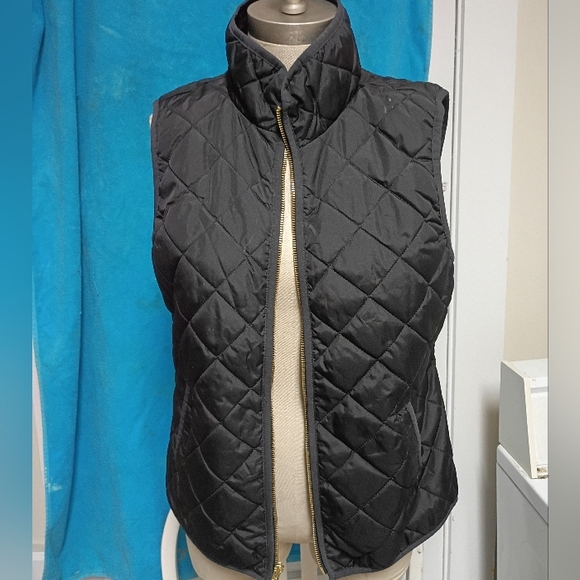Old Navy Jackets & Blazers - Old Navy Quilted Sleeveless Puffer Vest in Black